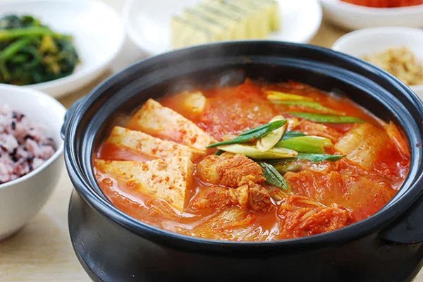 Hướng dẫn nấu canh kim chi thịt bò chuẩn vị Hàn