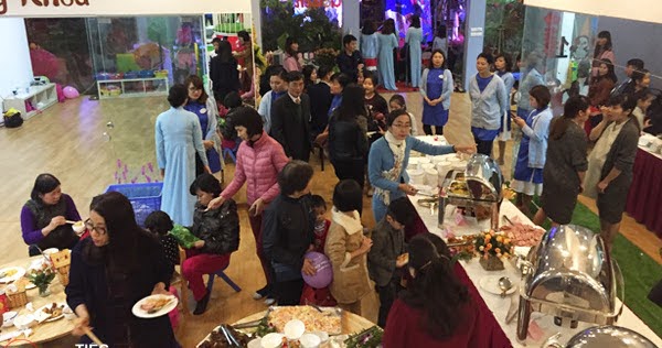 Tiệc buffet ở khu đô thị Việt Hưng Long Biên 150 khách