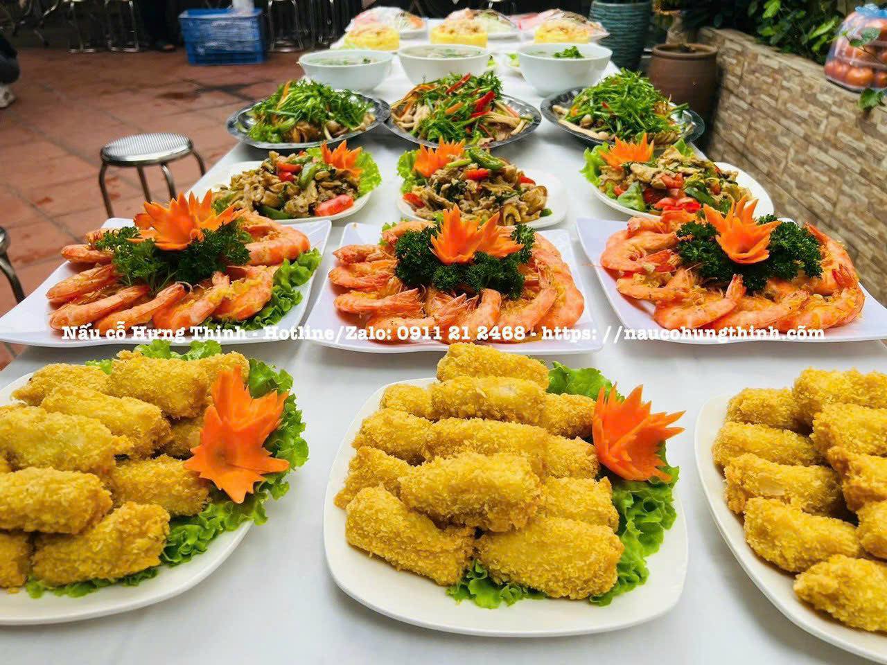 Lựa chọn món ăn tiệc tân gia