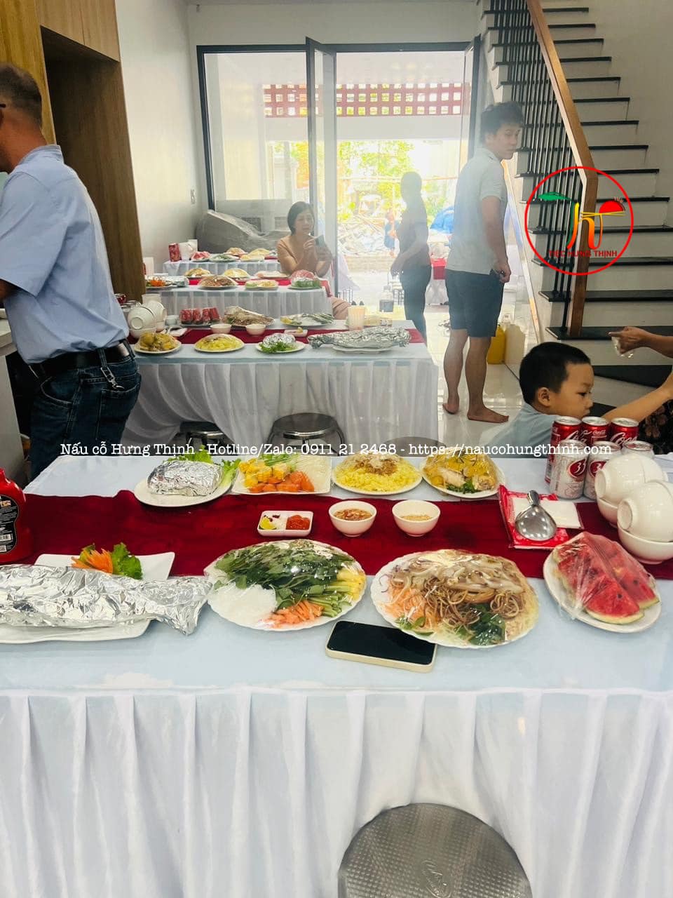 nhận đặt tiệc liên hoan