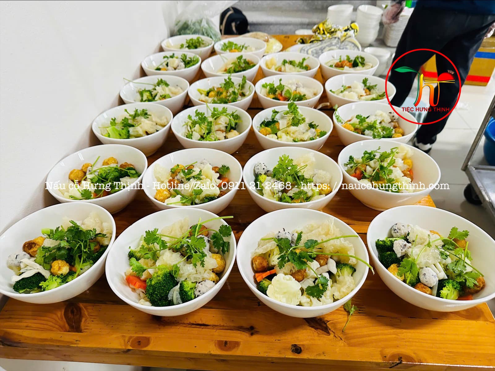 tiệc liên hoan