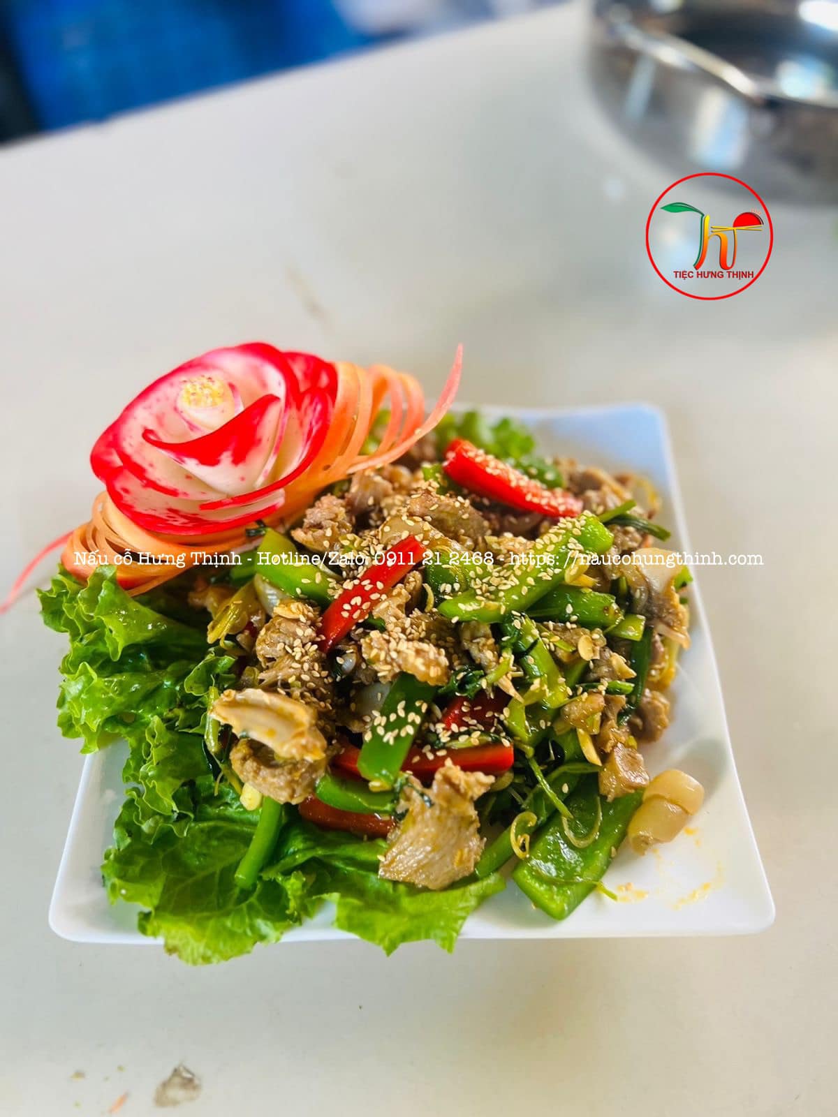 đặt cỗ liên hoan