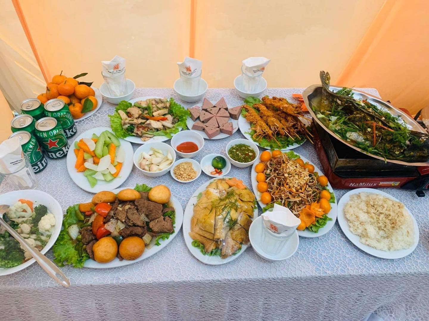 nấu cỗ cưới hỏi quy mô lớn tại nhà