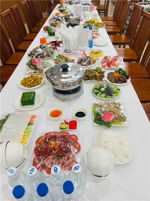 Ảnh nấu cỗ giỗ ông ngoại tại nhà
