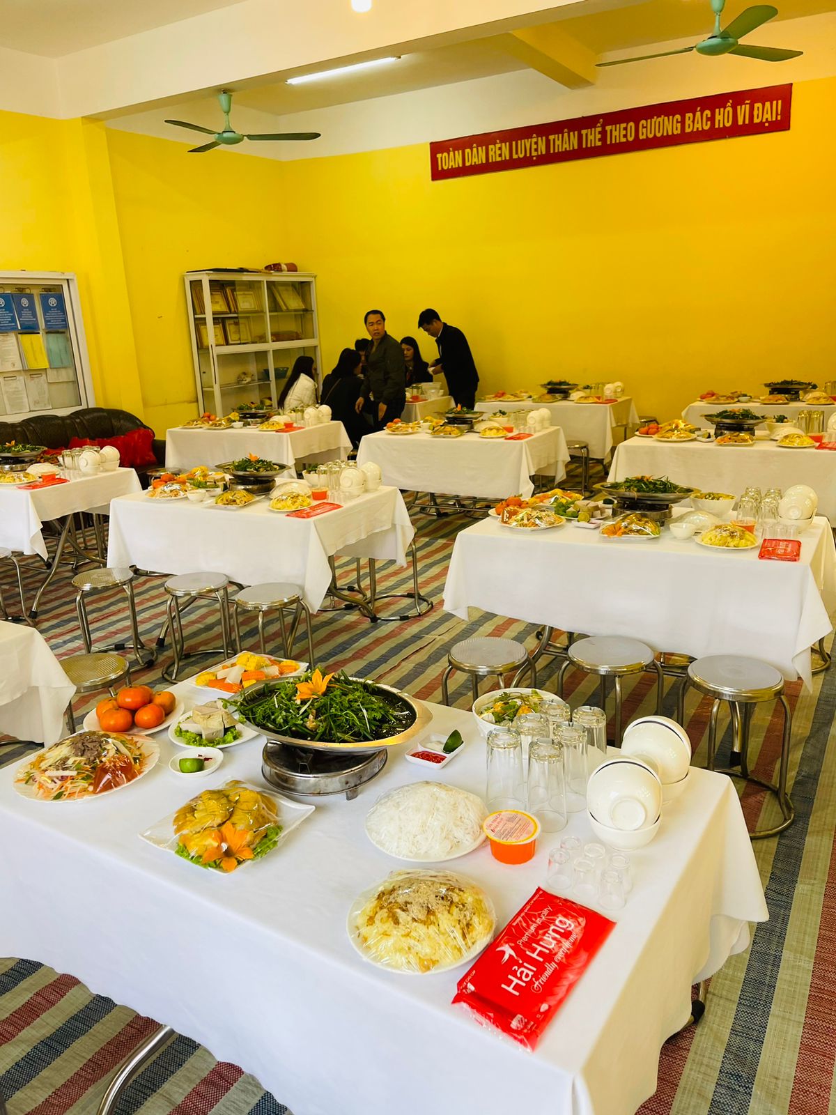 nấu cỗ ngày hội đoàn kết