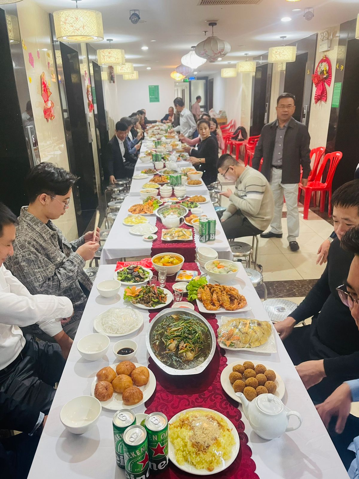 nấu cỗ khai trương showroom ô tô