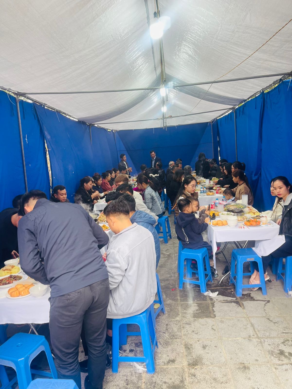 nấu cỗ khánh thành văn phòng mới