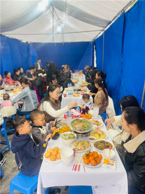 Ảnh thuê nấu cỗ khánh thành xưởng