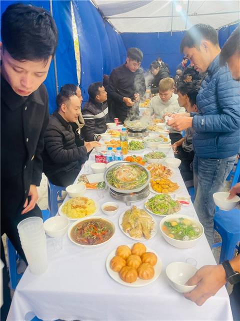 Ảnh nấu cỗ khánh thành khách sạn