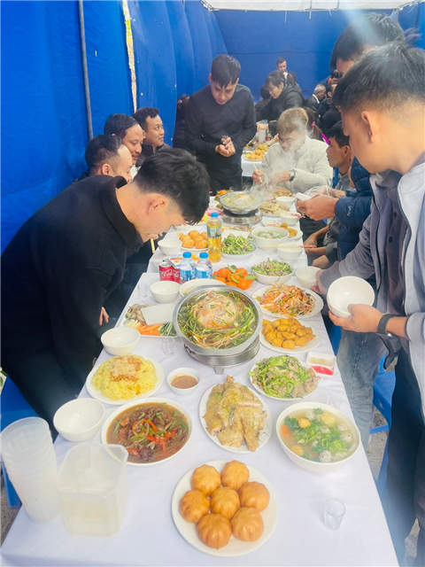 Ảnh nấu cỗ khánh thành nhà hàng