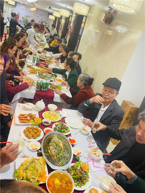 Ảnh nấu cỗ khai trương tại nhà