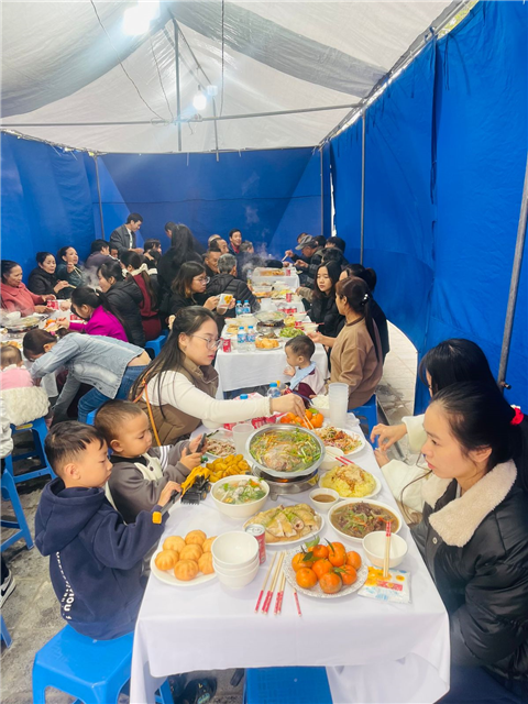 Ảnh nấu cỗ khánh thành công ty