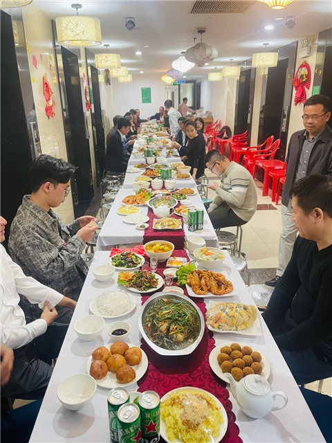 Ảnh nấu cỗ khai trương salon tóc